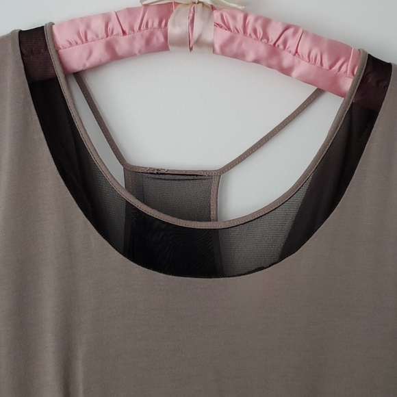 Taupe sleeveless top - size small - Picture 2 of 9